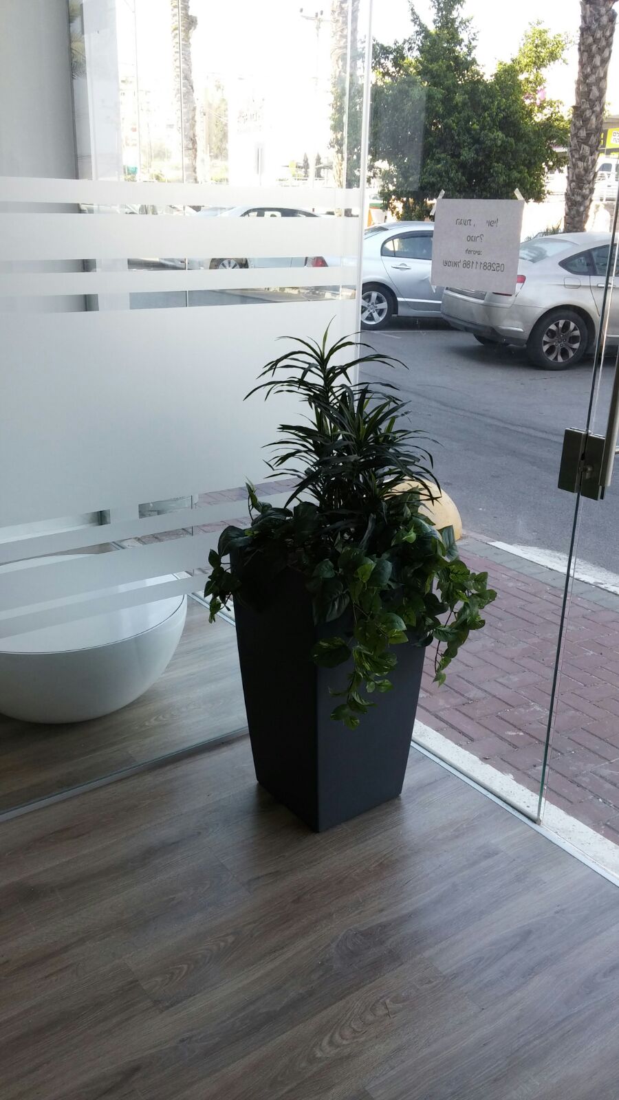 Artificial plantation project in an office building 02